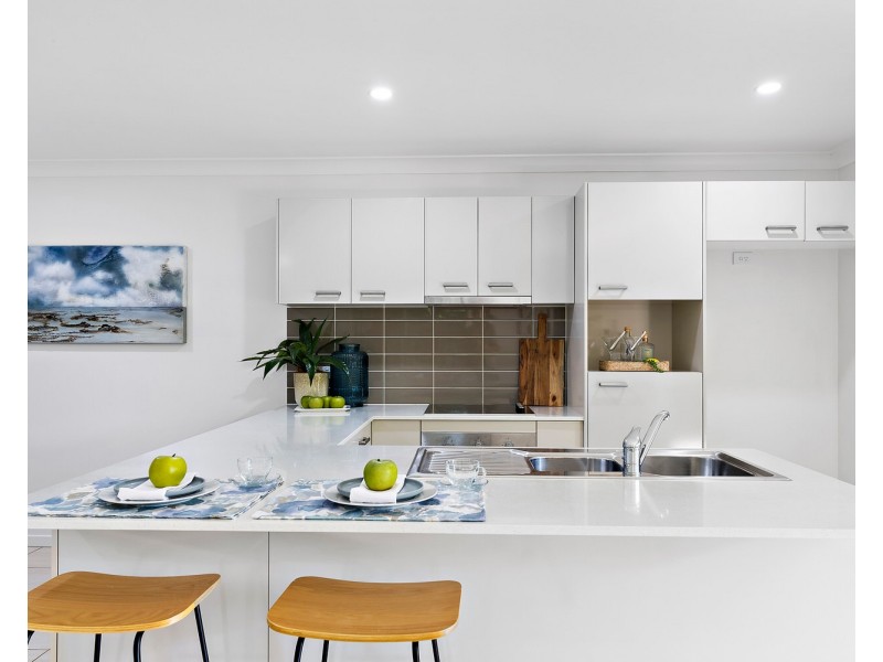 2/7 Rowley Close, Glass House Mountains QLD 4518