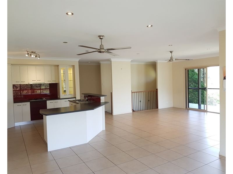 9 Hamilton Road, Woombye QLD 4559