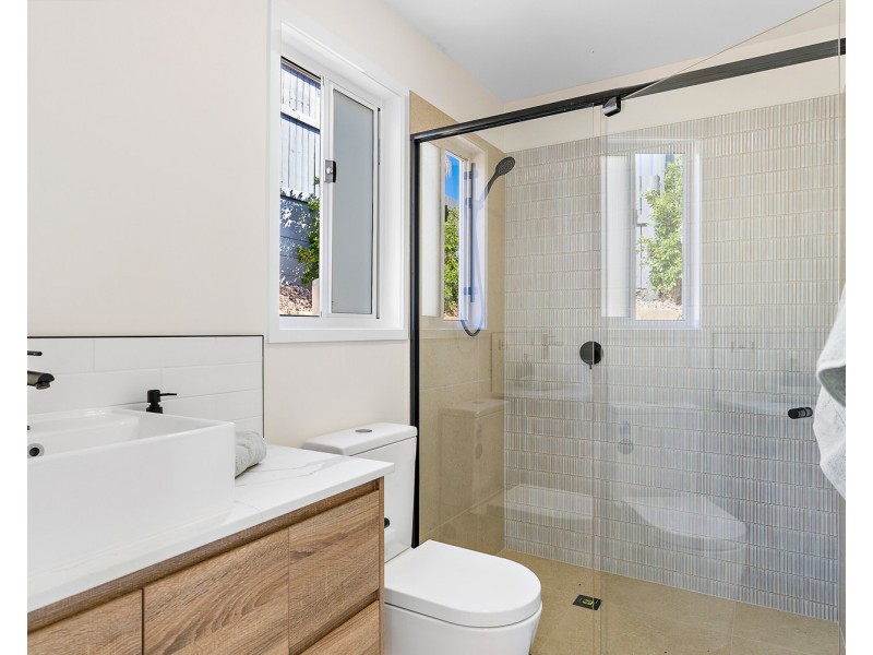 14 Sidha Ave, Glass House Mountains QLD 4518