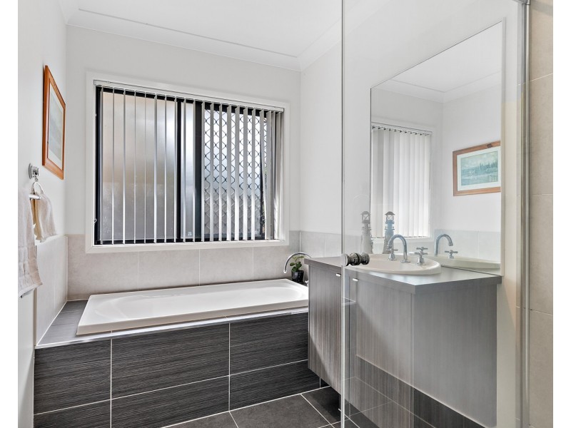 38 Petigrain Avenue, Palmwoods QLD 4555