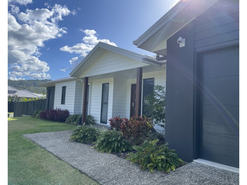 1 Myrtle Court, Mooloolah Valley QLD 4553