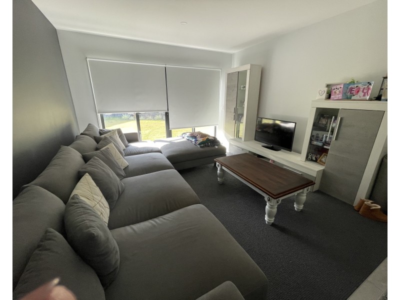 1 Myrtle Court, Mooloolah Valley QLD 4553