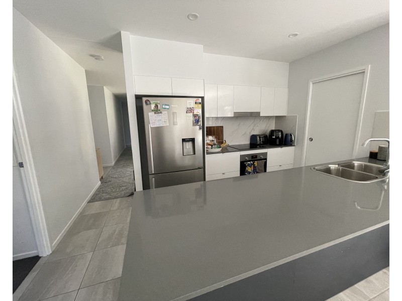 1 Myrtle Court, Mooloolah Valley QLD 4553