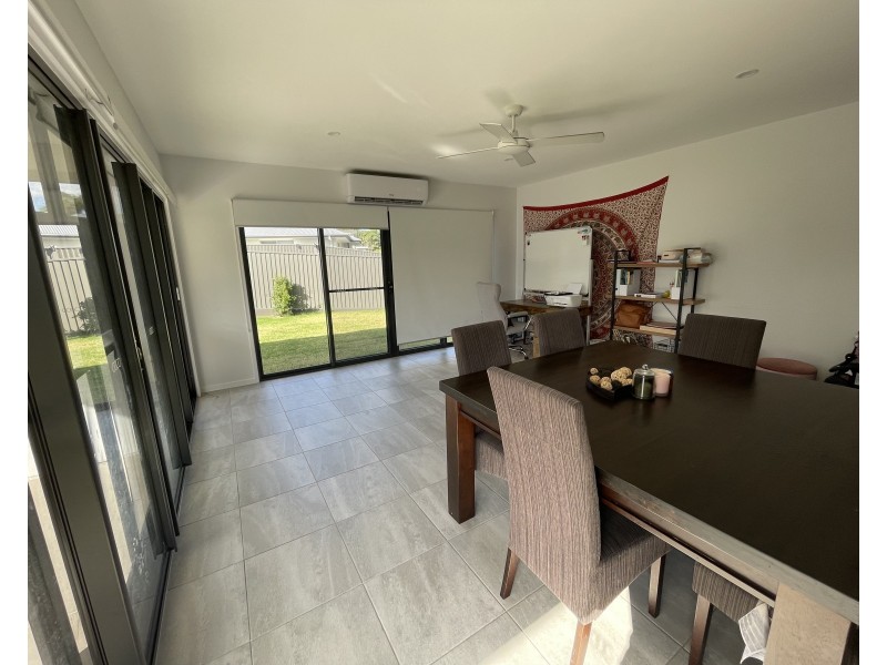 1 Myrtle Court, Mooloolah Valley QLD 4553