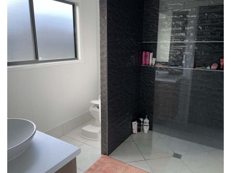 1 Myrtle Court, Mooloolah Valley QLD 4553