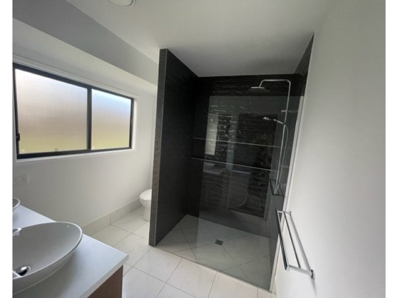 1 Myrtle Court, Mooloolah Valley QLD 4553