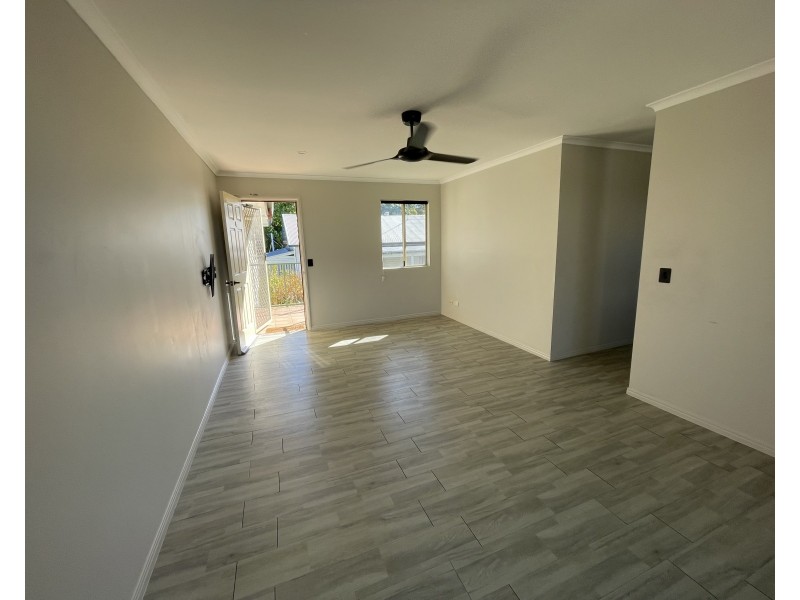 unit 4/4 Low Street, Yandina QLD 4561