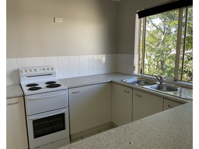 unit 4/4 Low Street, Yandina QLD 4561