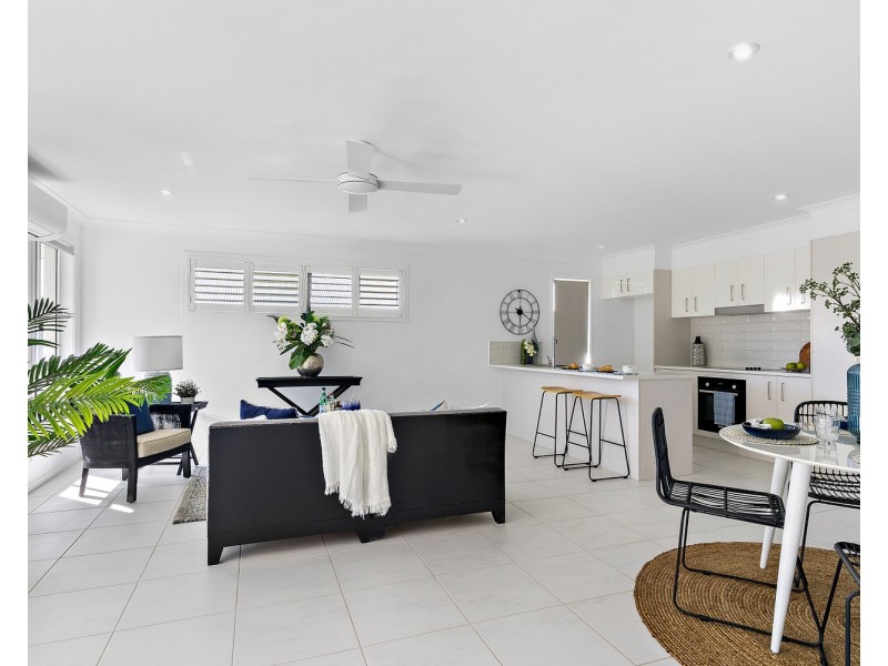 10 Kensington Drive, Southside QLD 4570