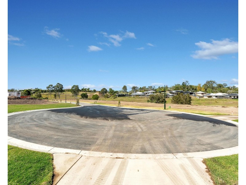 1-18 Kensington Drive, Southside QLD 4570