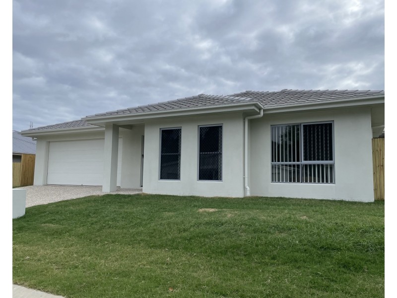 7 Bimbadean Circuit, Southside QLD 4570