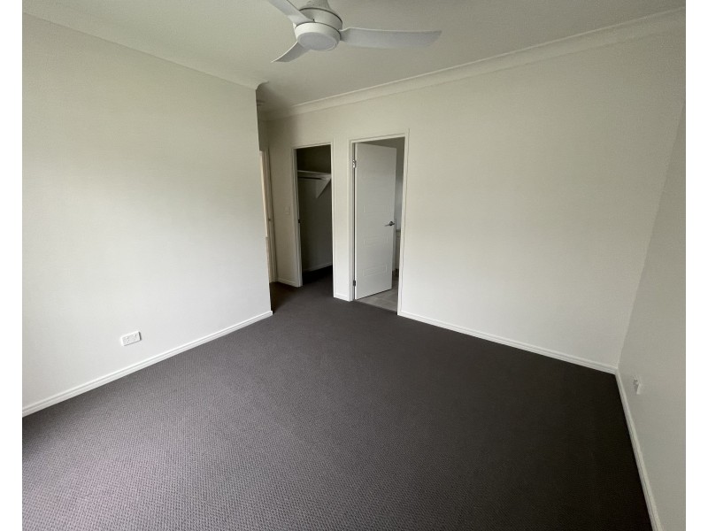 7 Bimbadean Circuit, Southside QLD 4570