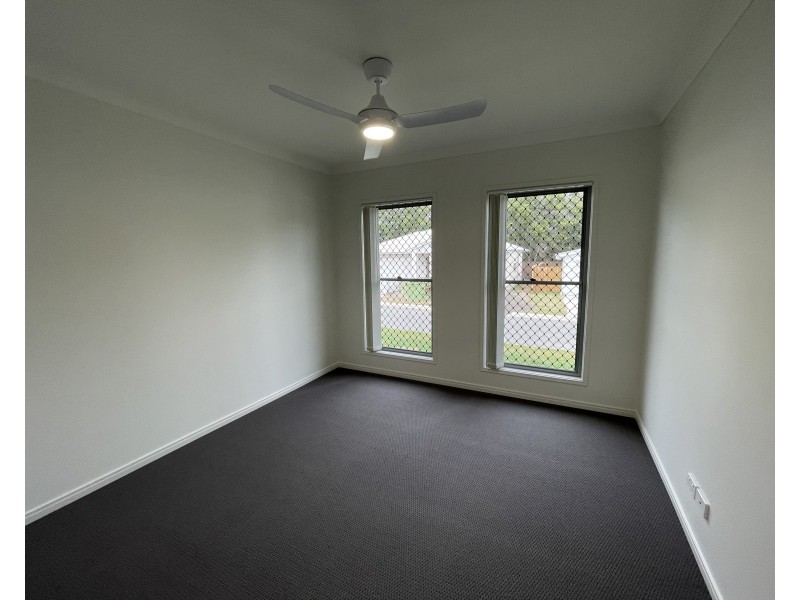 7 Bimbadean Circuit, Southside QLD 4570