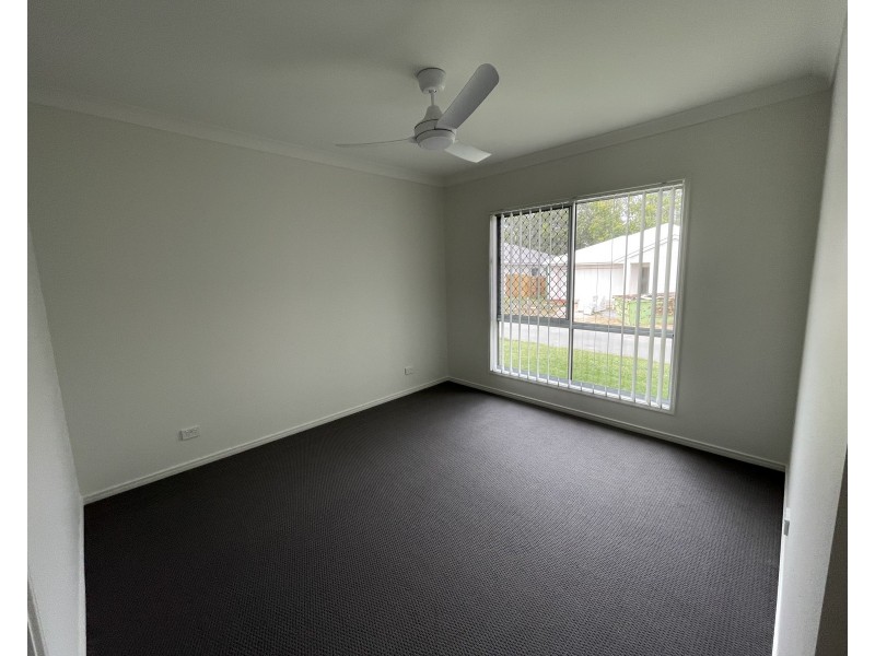 7 Bimbadean Circuit, Southside QLD 4570