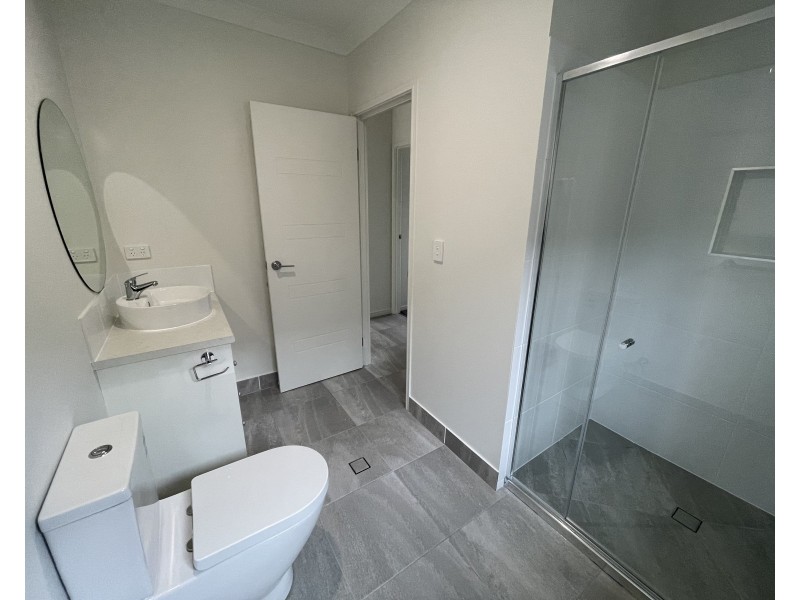 7 Bimbadean Circuit, Southside QLD 4570