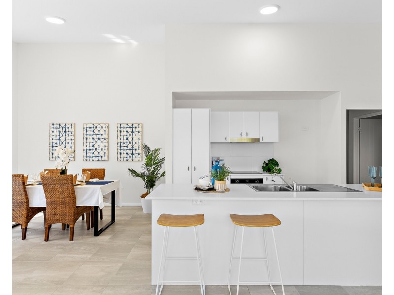 6 Bimbadean Circuit, Southside QLD 4570