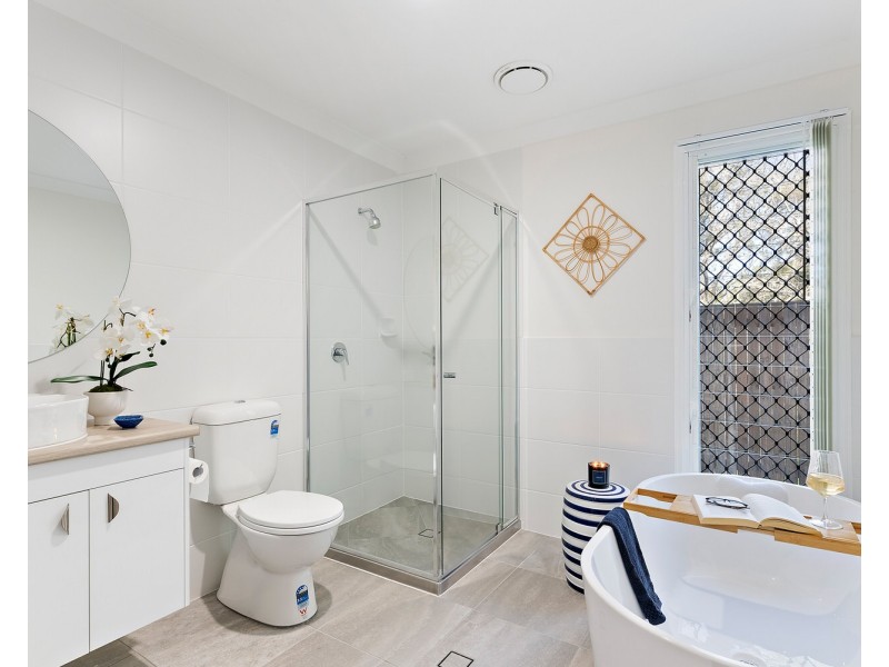 6 Bimbadean Circuit, Southside QLD 4570
