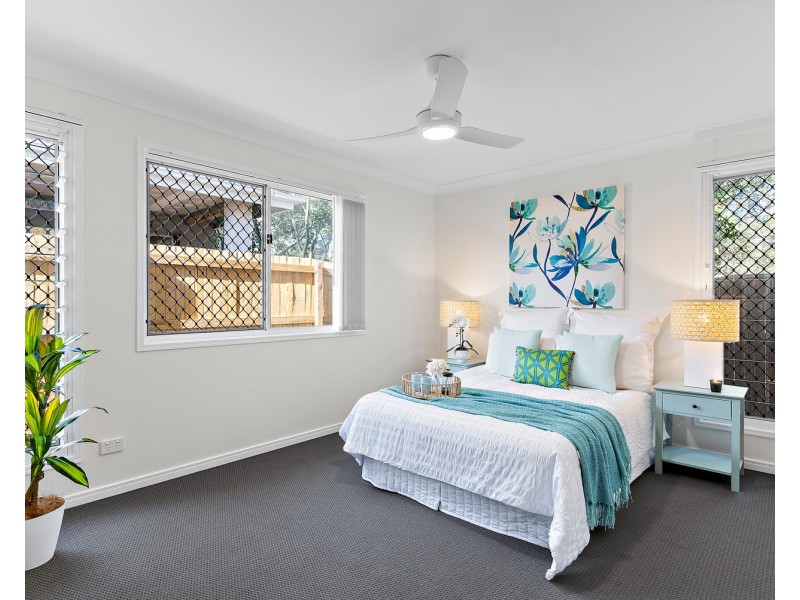 6 Bimbadean Circuit, Southside QLD 4570