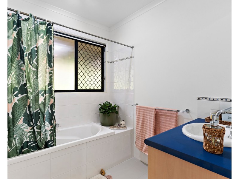 8 Kooyonga Court, Nambour QLD 4560