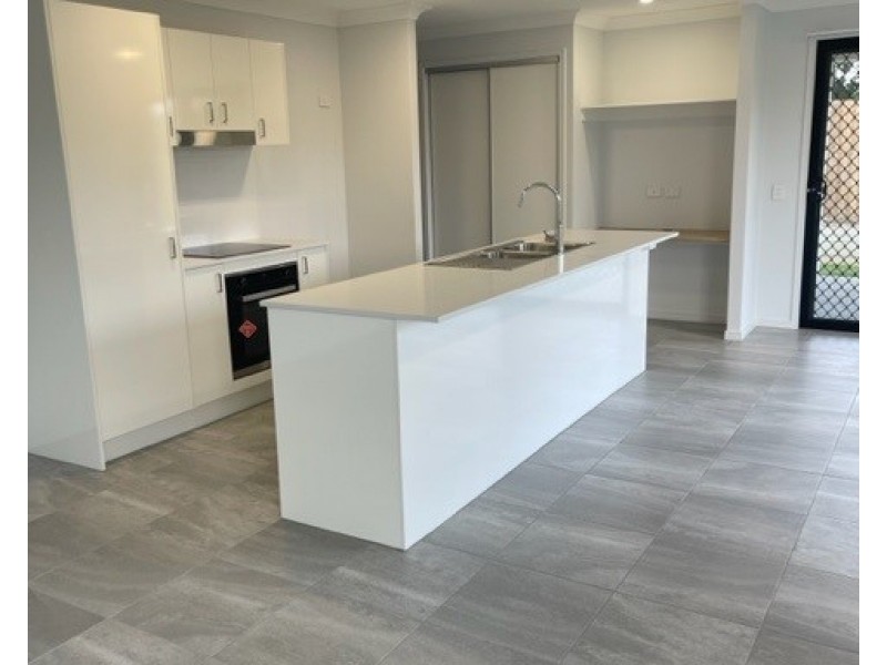 20 Bimbadean Circuit, Southside QLD 4570