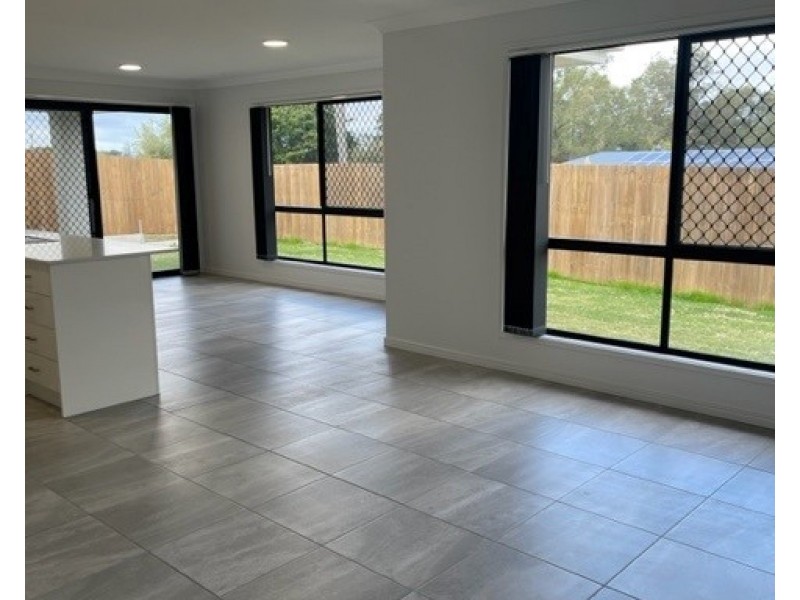 20 Bimbadean Circuit, Southside QLD 4570