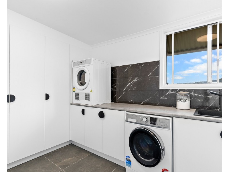 270 Hunchy Road, Hunchy QLD 4555