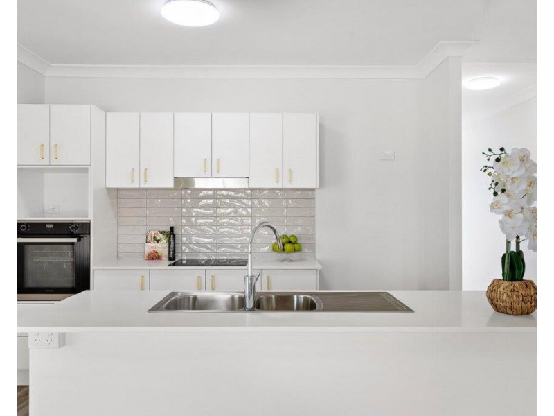 10 Bimbadean Circuit, Southside QLD 4570