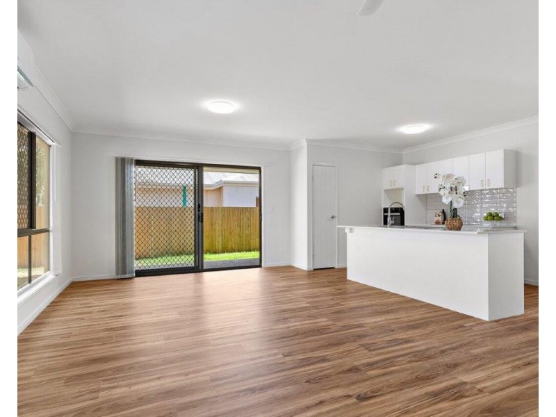 10 Bimbadean Circuit, Southside QLD 4570