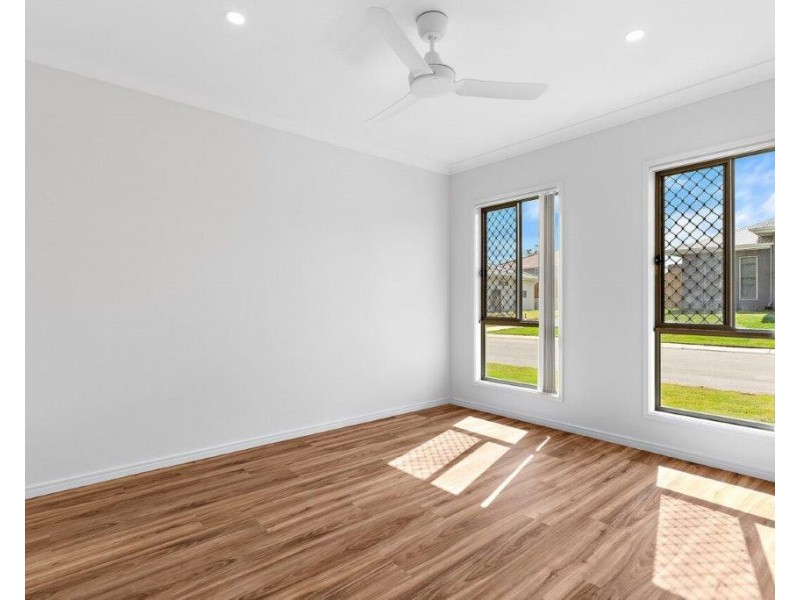 10 Bimbadean Circuit, Southside QLD 4570