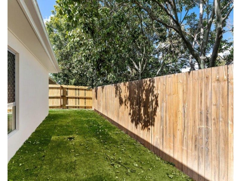 10 Bimbadean Circuit, Southside QLD 4570