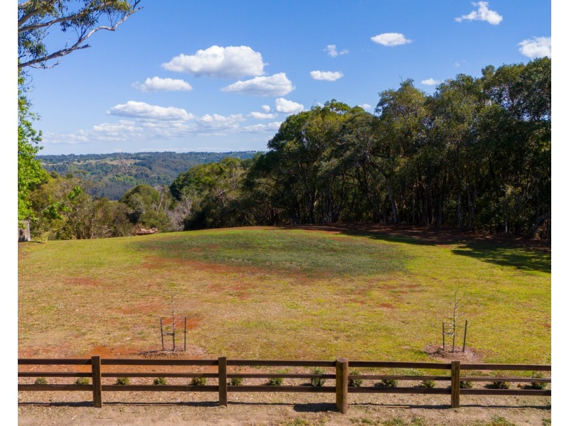 124 Western Avenue, Montville QLD 4560