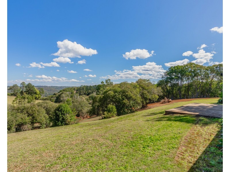 124 Western Avenue, Montville QLD 4560