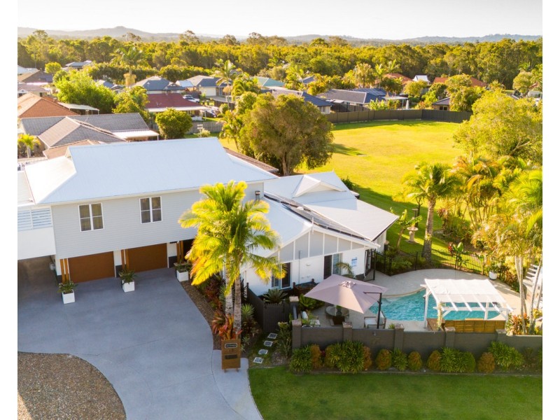 17 Lakeshore Place, Little Mountain QLD 4551