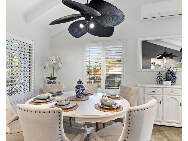 17 Lakeshore Place, Little Mountain QLD 4551