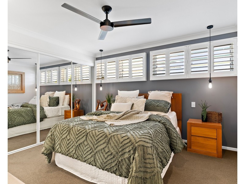 17 Lakeshore Place, Little Mountain QLD 4551