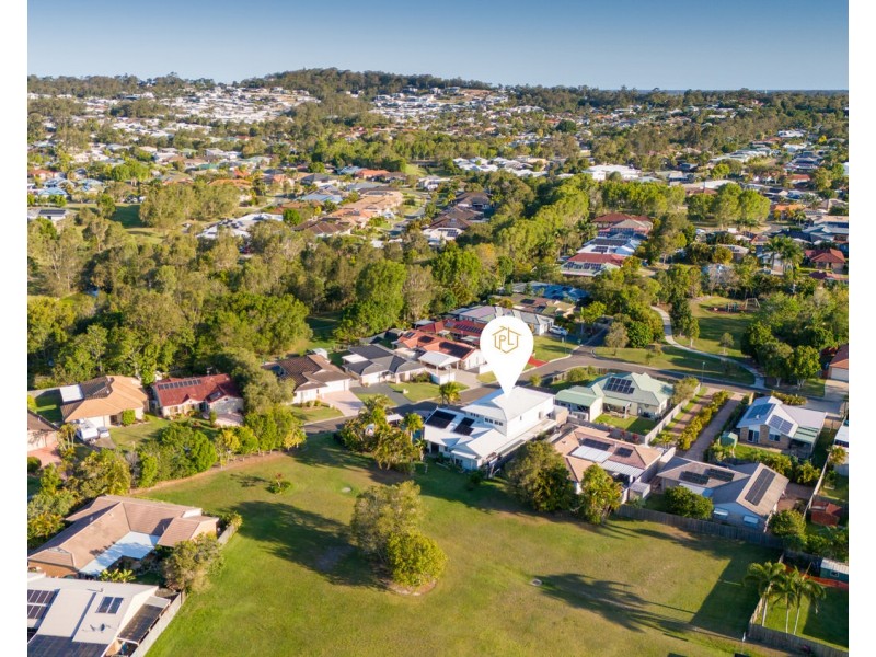 17 Lakeshore Place, Little Mountain QLD 4551