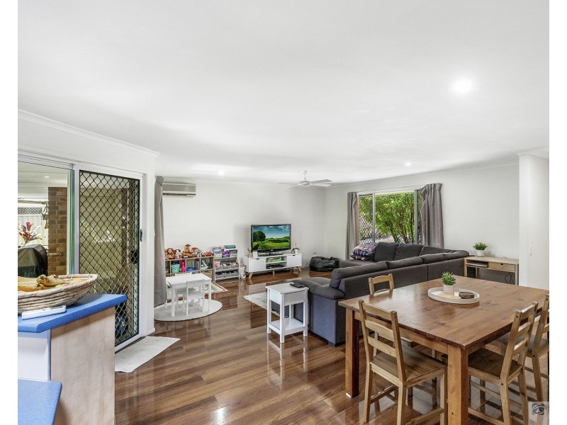 25 Quigan Terrace, Highland Park QLD 4211