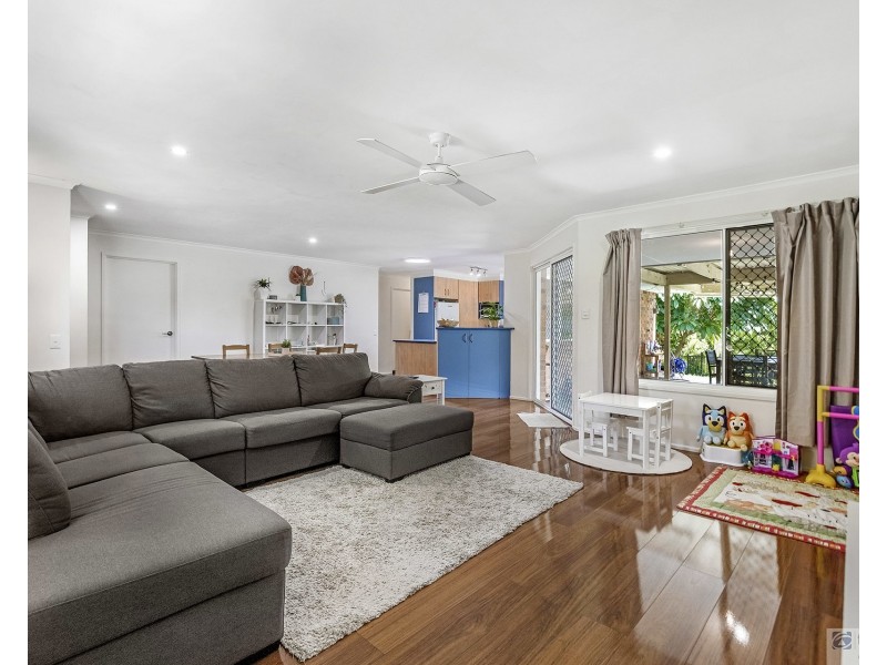 25 Quigan Terrace, Highland Park QLD 4211