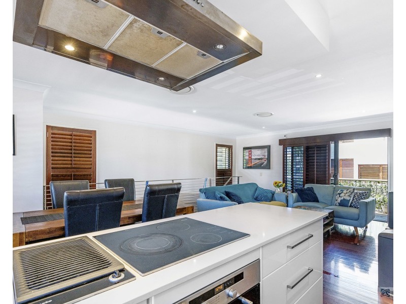 5/14 Peerless Avenue, Mermaid Beach QLD 4218