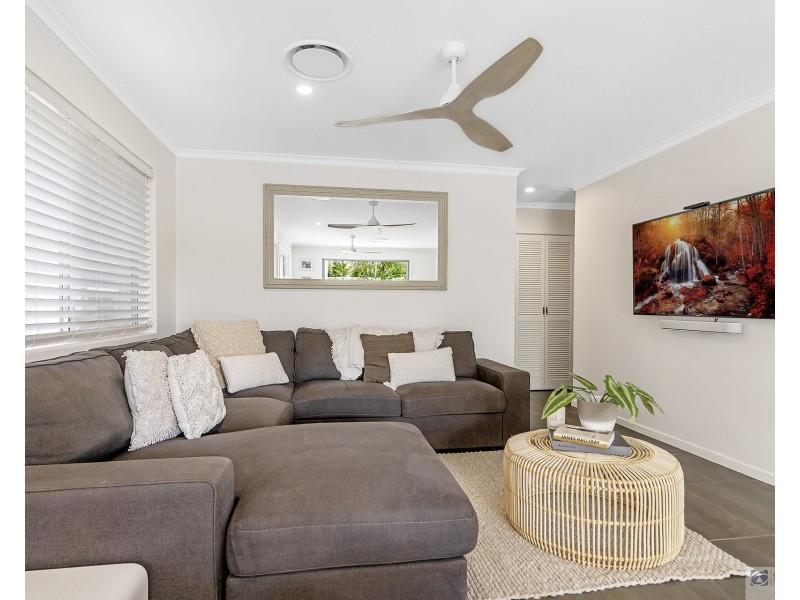 4 Chianti Avenue, Mermaid Waters QLD 4218