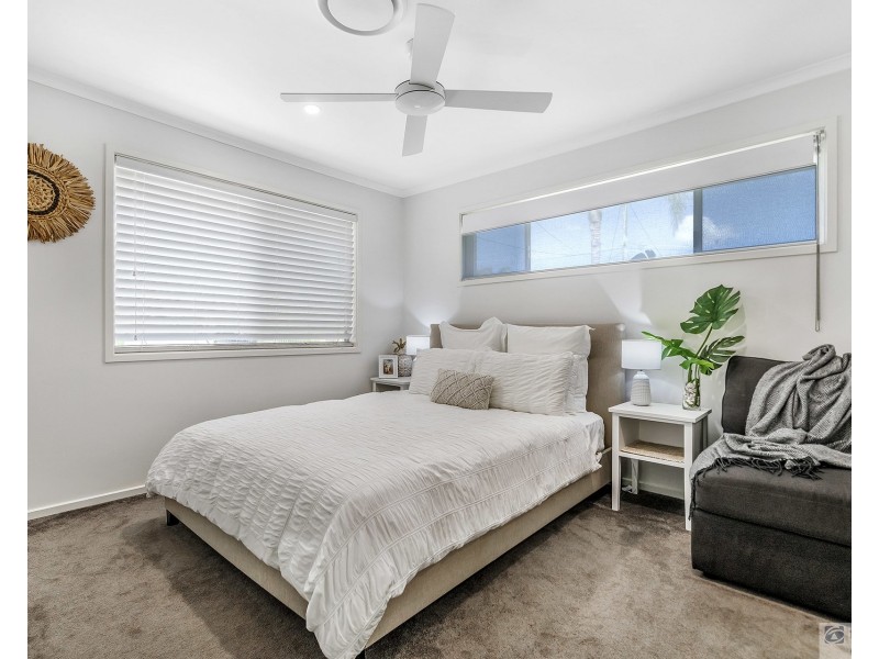 4 Chianti Avenue, Mermaid Waters QLD 4218