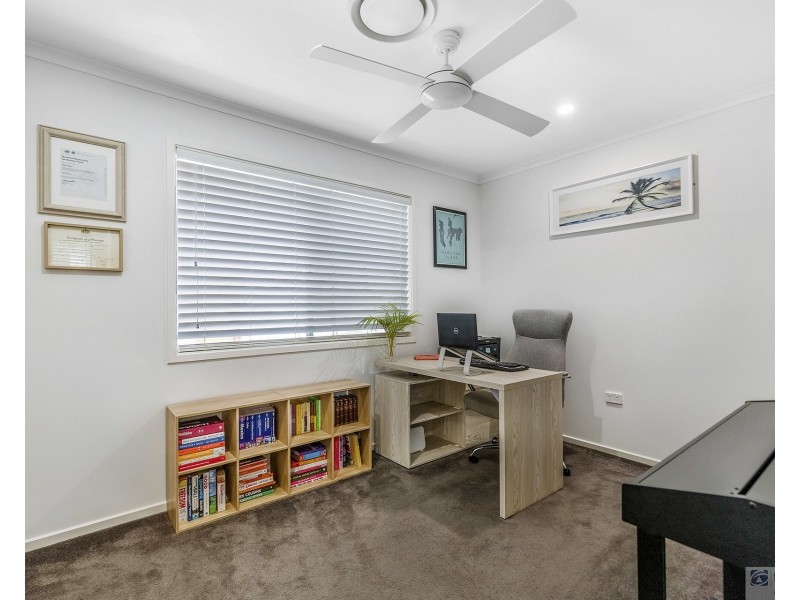 4 Chianti Avenue, Mermaid Waters QLD 4218