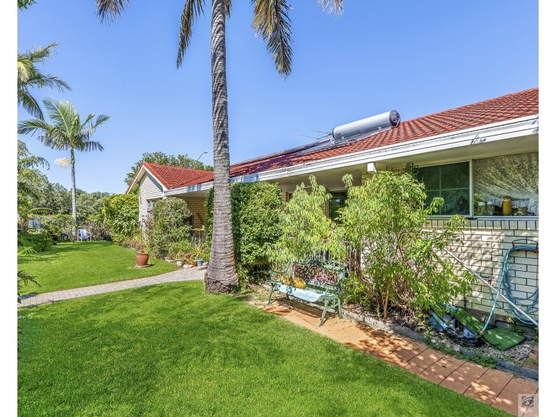 65 Arcadia Drive, Mermaid Waters QLD 4218