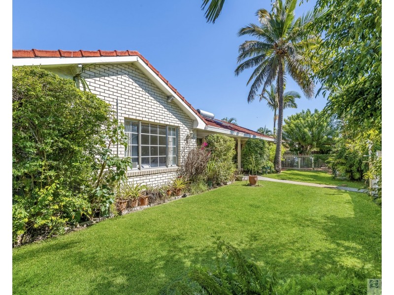 65 Arcadia Drive, Mermaid Waters QLD 4218