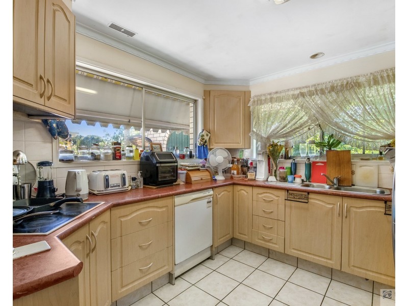 65 Arcadia Drive, Mermaid Waters QLD 4218