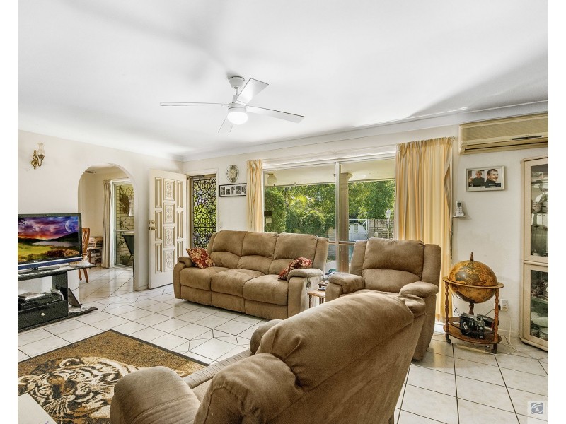 65 Arcadia Drive, Mermaid Waters QLD 4218