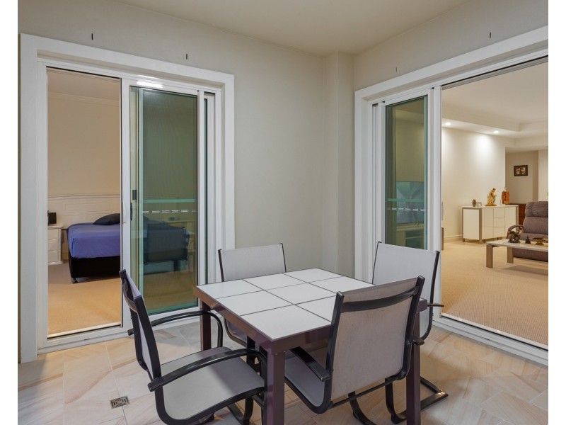 17/42-44 Brighton Parade, Southport QLD 4215