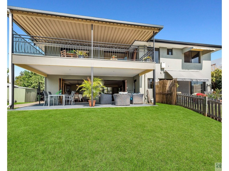 31 Pacific Boulevard, Broadbeach Waters QLD 4218