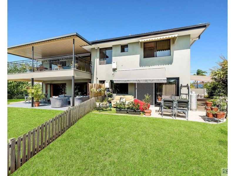 31 Pacific Boulevard, Broadbeach Waters QLD 4218