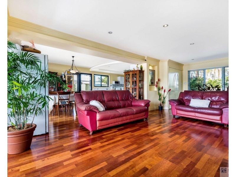 31 Pacific Boulevard, Broadbeach Waters QLD 4218